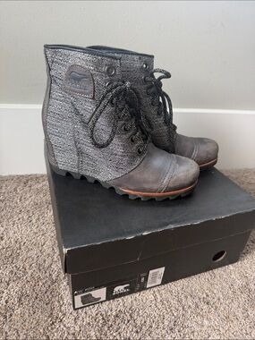 Sorel Gray Lace-Up Wedge Ankle Boots
